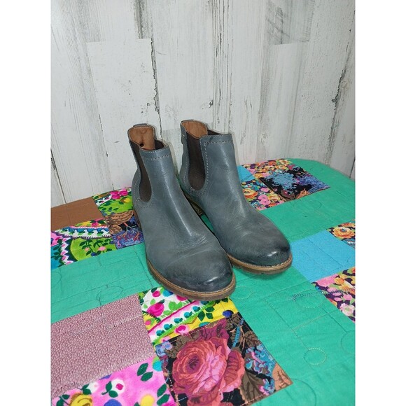 Sofft Women's Size 7 Pull On Ankle Boot Gray Leather - Picture 1 of 10